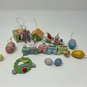 VINTAGE EASTER WOODEN MINI ORNAMENT LOT